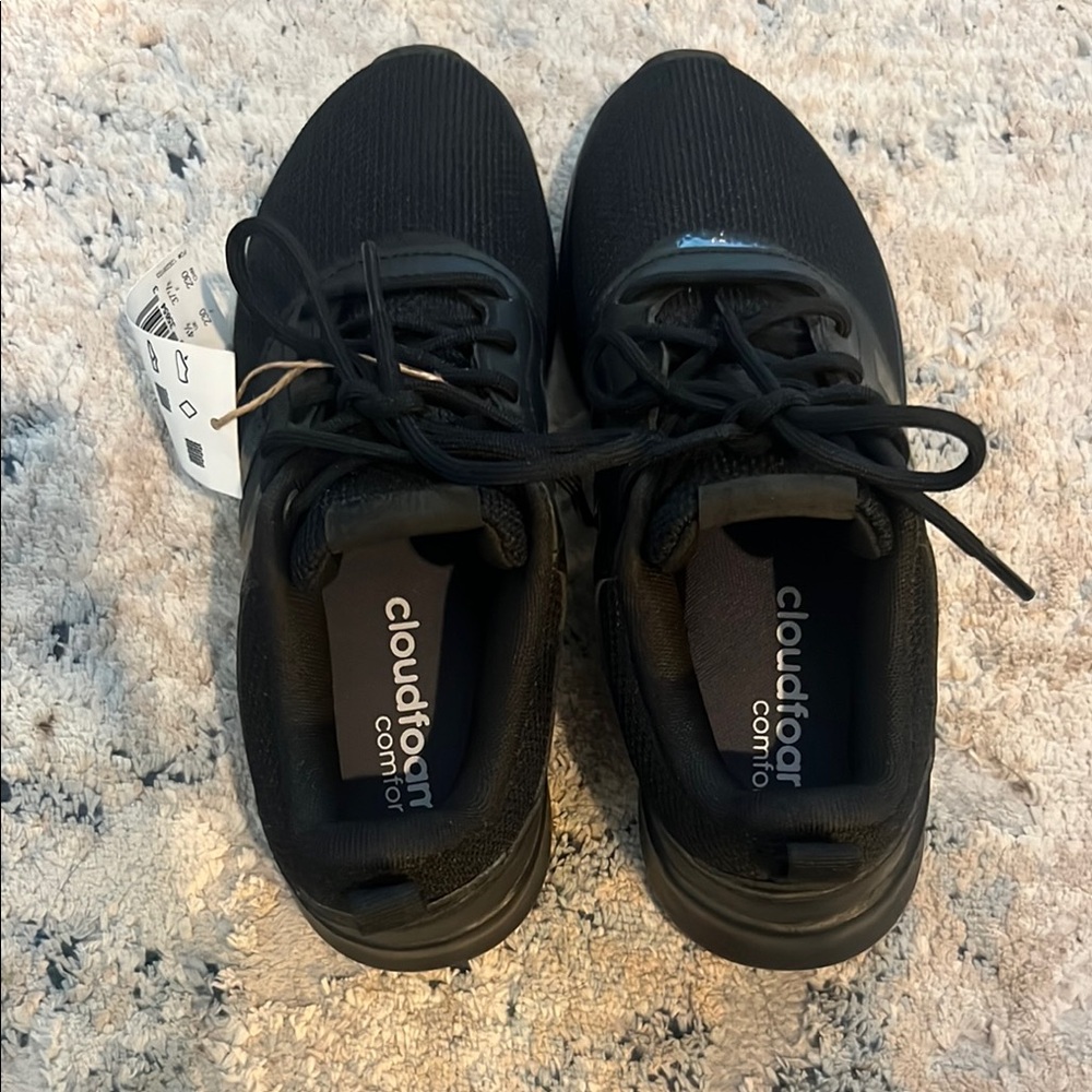 Adidas Black Sneakers with Streamlined Design - Picture 9 of 10